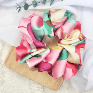 Scrunchie oversized pastelowe kwiaty