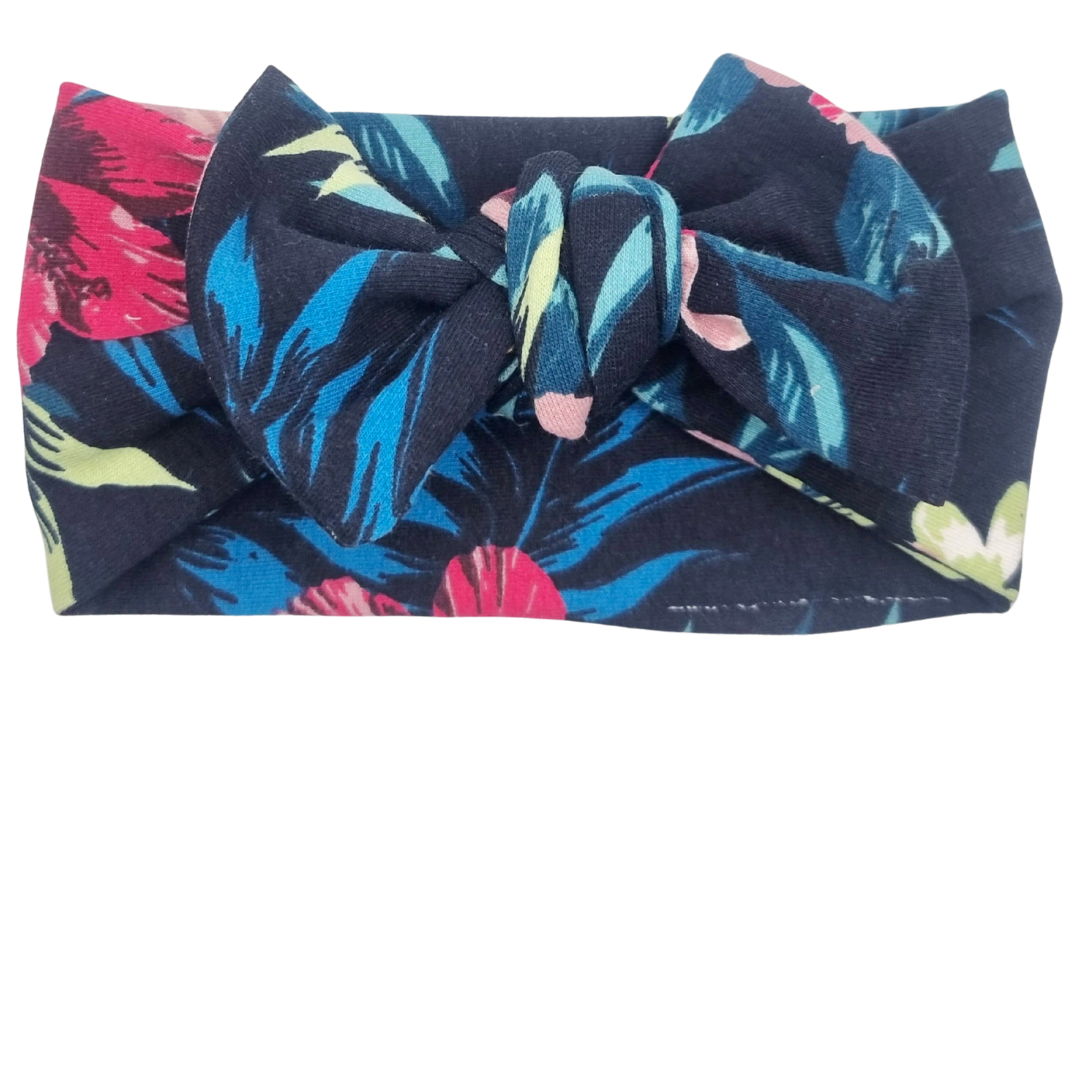 Opaska szeroka z kokardą kwiaty na ciemnym granatowym tle