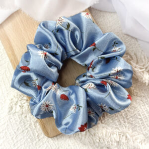 Scrunchie oversized błękitna w kwiatuszki