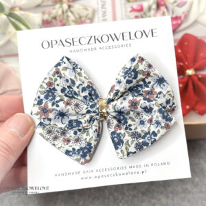 Kokardka Lili - biała w niebieskie kwiatuszki - opaska / spinka