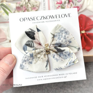 Kokardka Ali - chłodny jasny beż w kwiaty - opaska / spinka